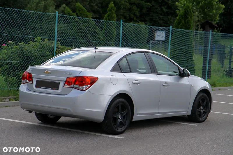 Chevrolet Cruze 1.8 LS - 2