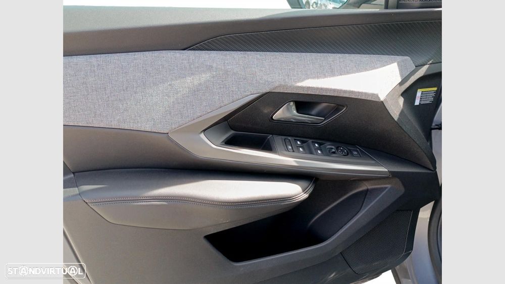 Peugeot 3008 1.2 Hybrid Allure e-DCS6 - 12