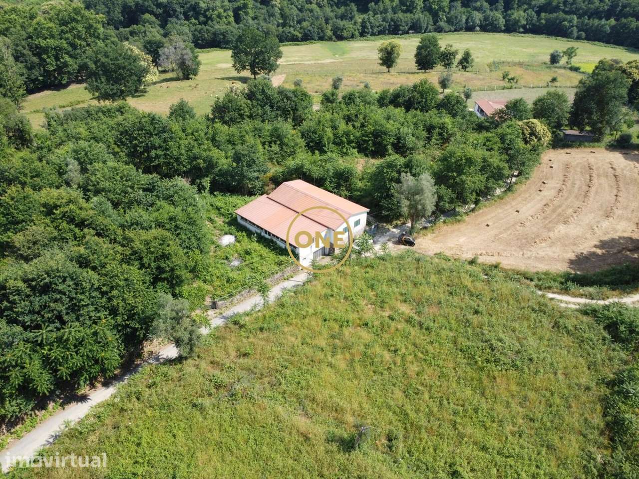 Moradia T4 com 3.600 m2 de terreno em Valbom São Pedro, Vila Verde - Grande imagem: 5/20