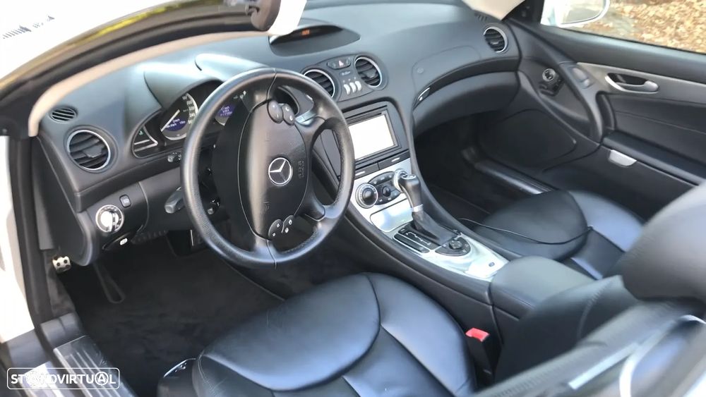 Mercedes-Benz SL 350 Standard - 24