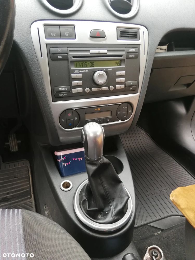 Ford Fusion - 11