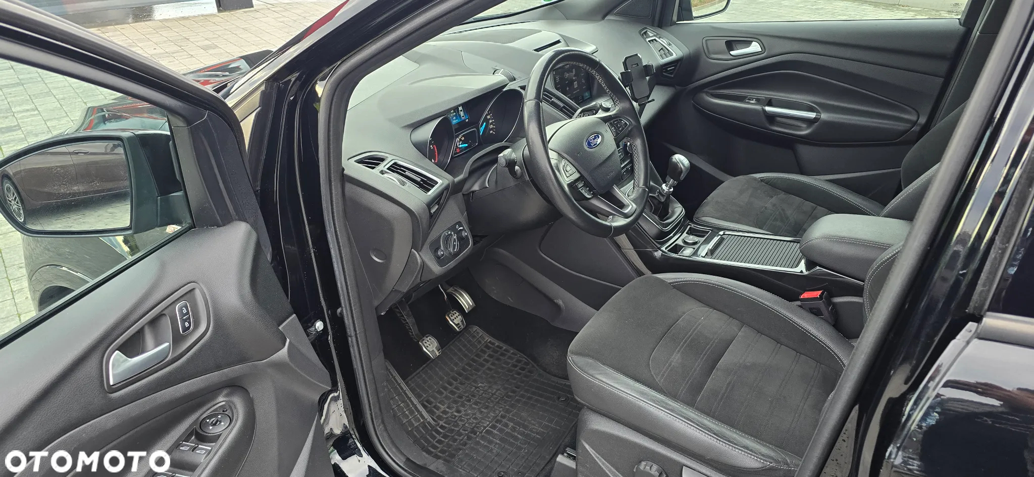 Ford Kuga 2.0 TDCi 2x4 ST-Line - 9