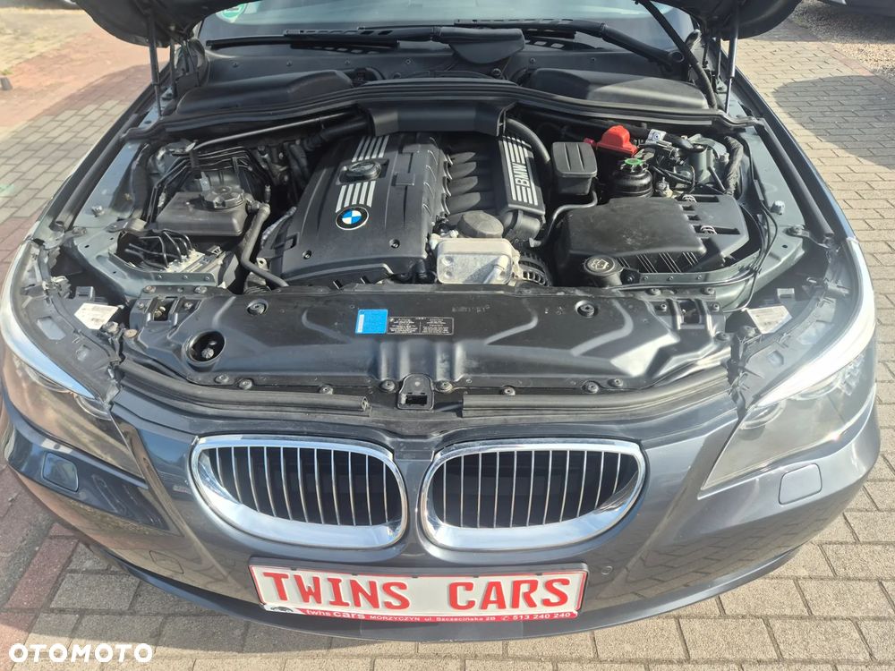 BMW Seria 5 525i - 14