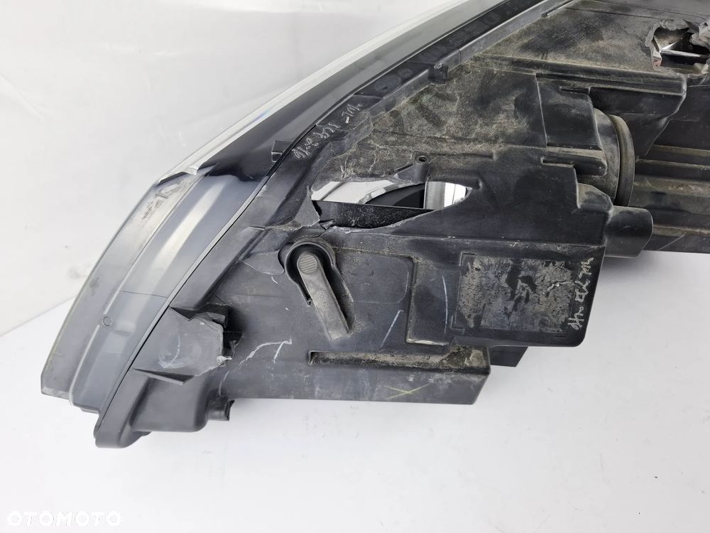 Lampa Przód Przednia Prawa Zwykła VW Jetta 2015r Lift USA - 10