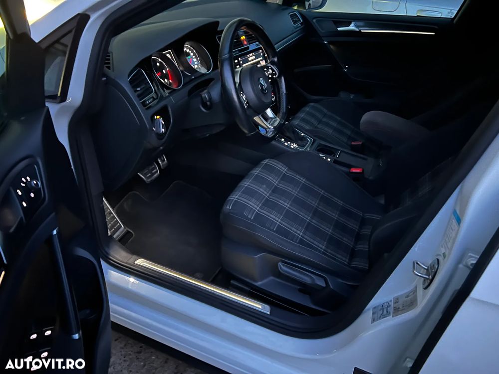 Volkswagen Golf GTD 2.0 TDI SCR DSG - 13