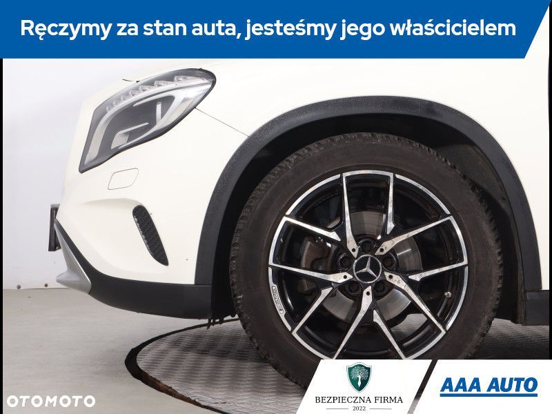 Mercedes-Benz GLA - 16