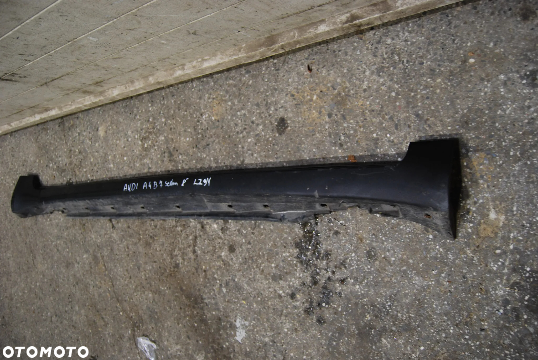 LISTWA PROGOWA PRAWA 8E0853860 AUDI A4 B7 LY7H/ LX7Z/ LY9B/ LY7W/ LZ3F - 3