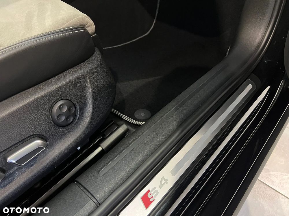 Audi S4 Limousine - 13