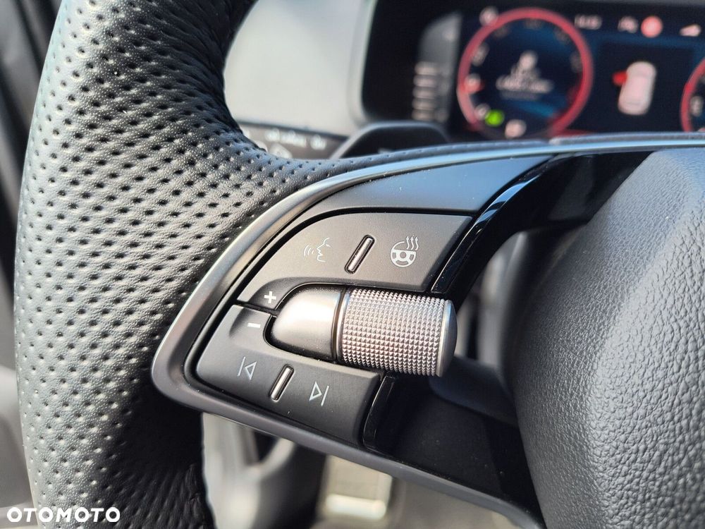 Skoda Karoq 1.5 TSI ACT Sportline DSG - 32