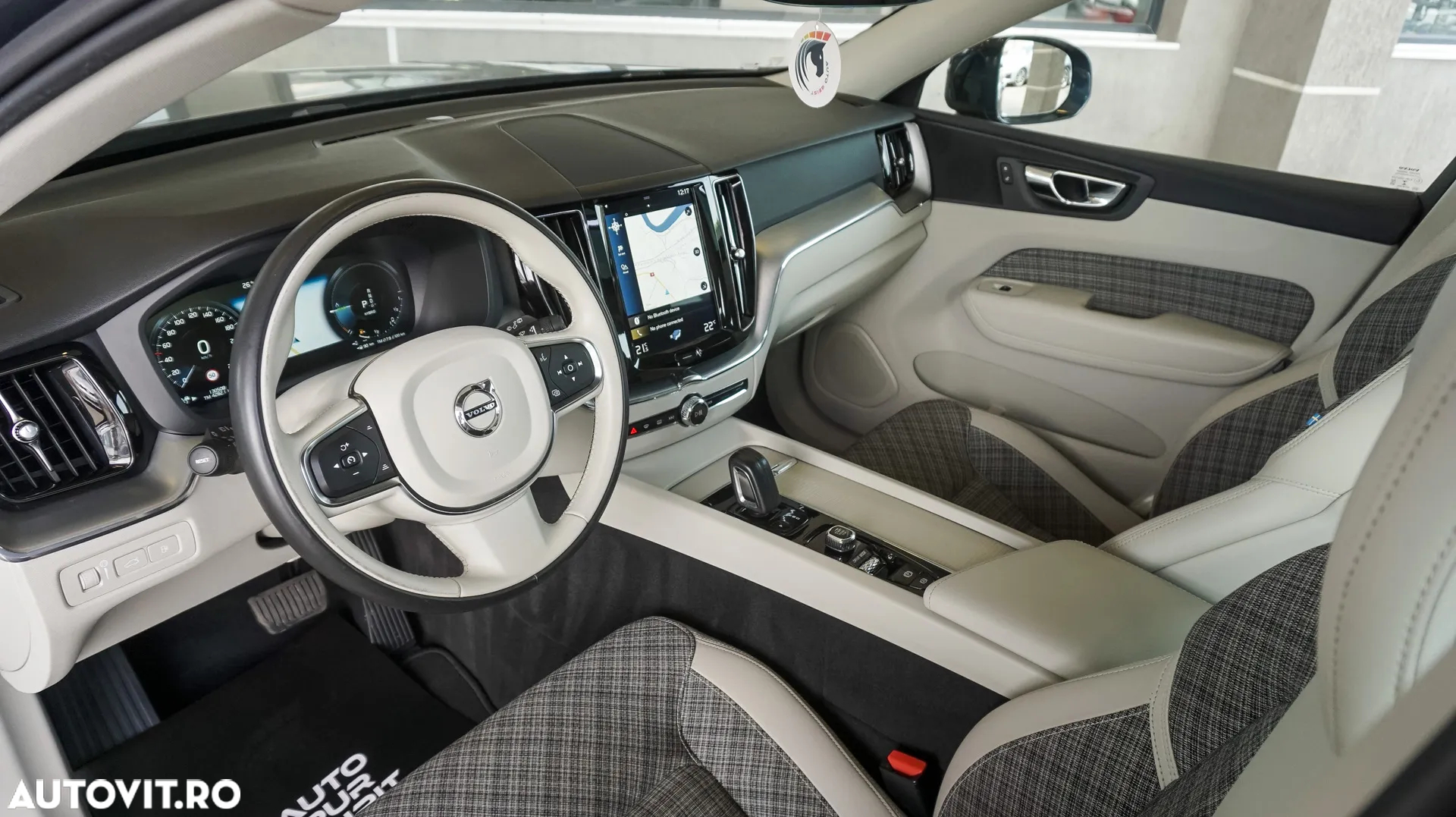 Volvo XC 60 T8 Twin Engine AWD Geartronic Momentum - 21