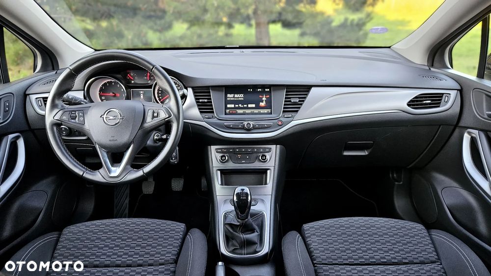 Opel Astra 1.4 Turbo Business - 34