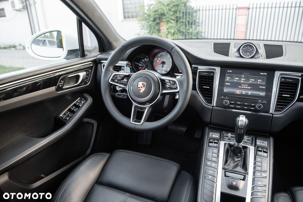 Porsche Macan S - 28