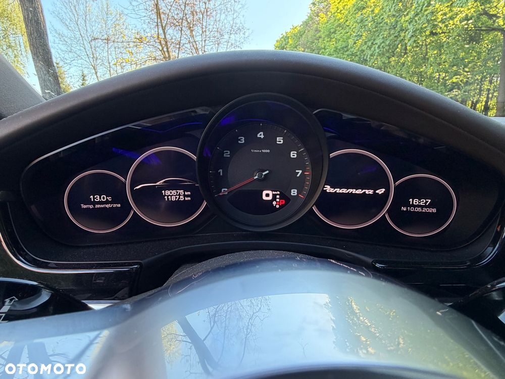 Porsche Panamera 4 - 7