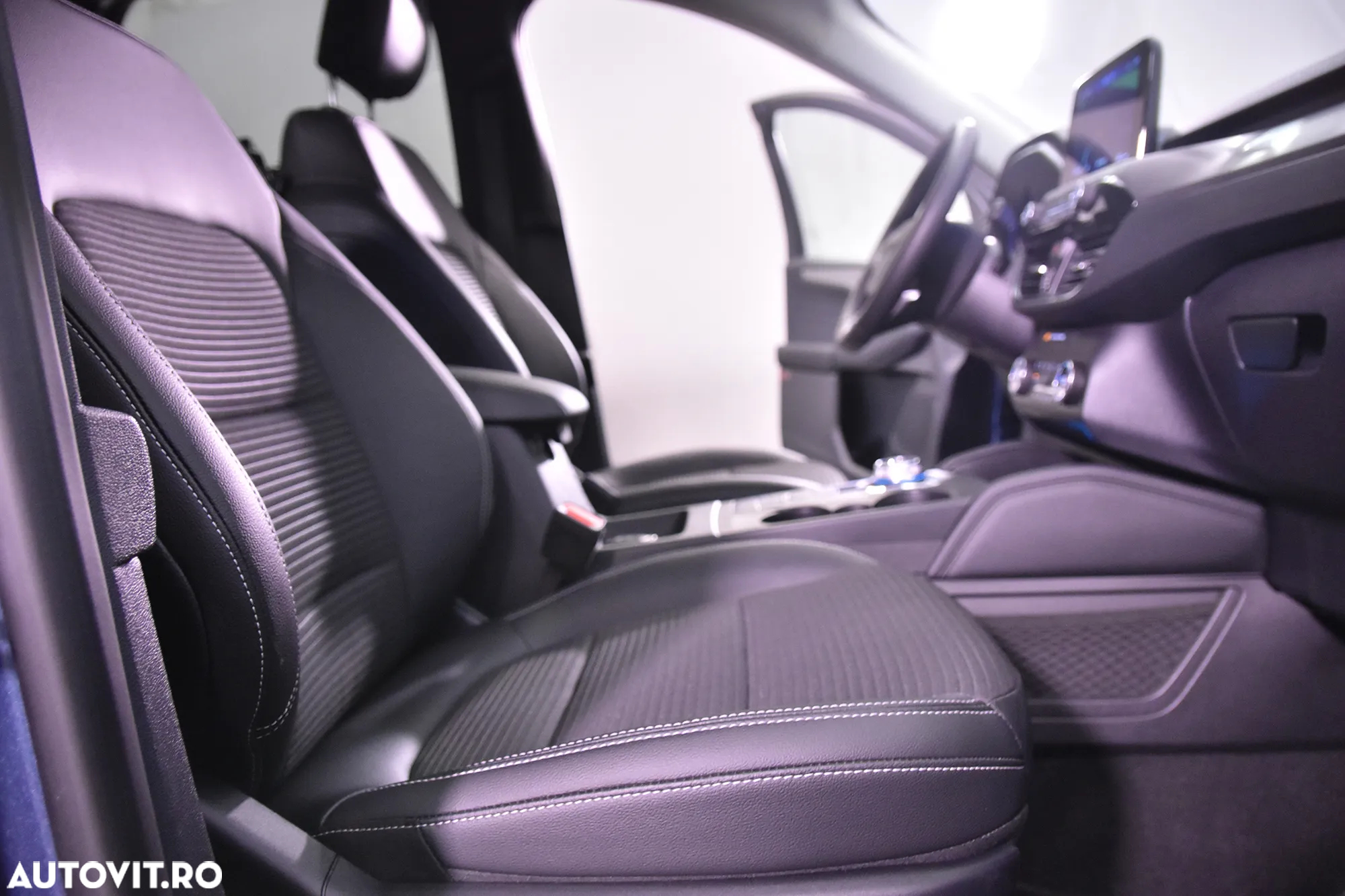 Ford Kuga - 11