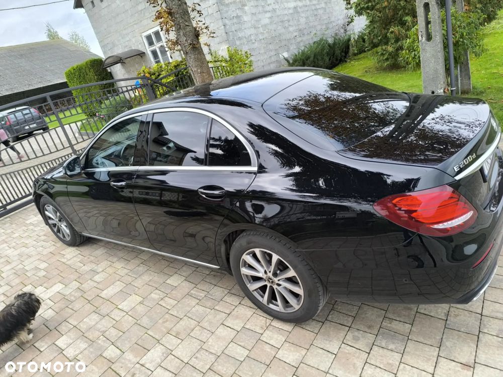 Mercedes-Benz Klasa E 200 d Business Edition 9G-TRONIC - 22