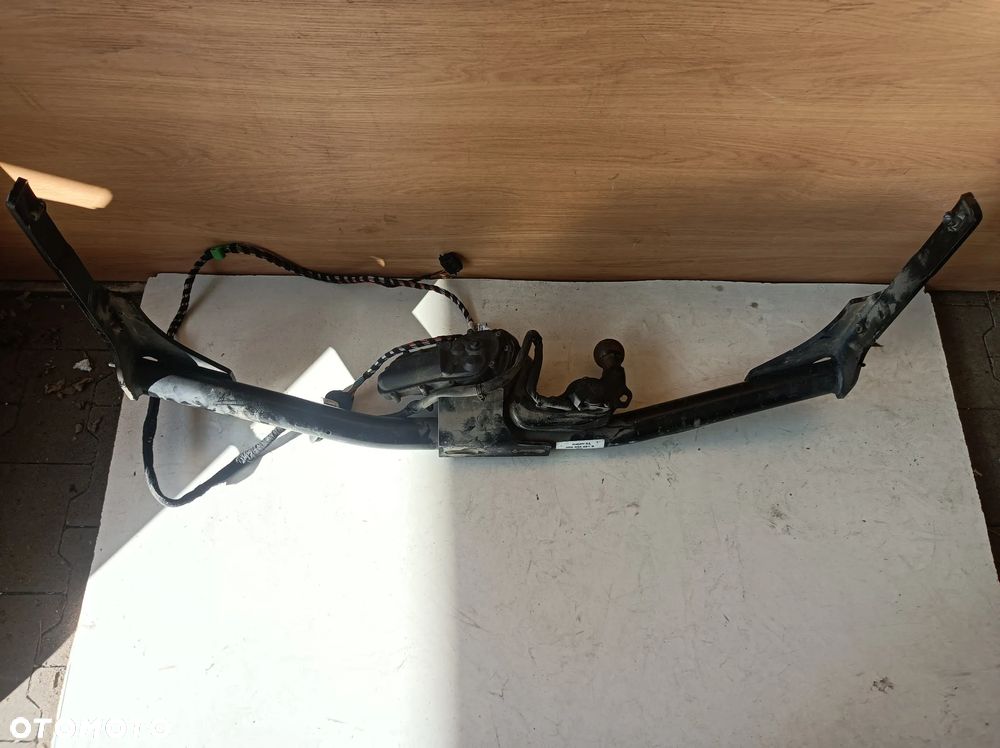 Hak holowniczy elektryczny VW Passat B8 kombi 3G9803881B - 2