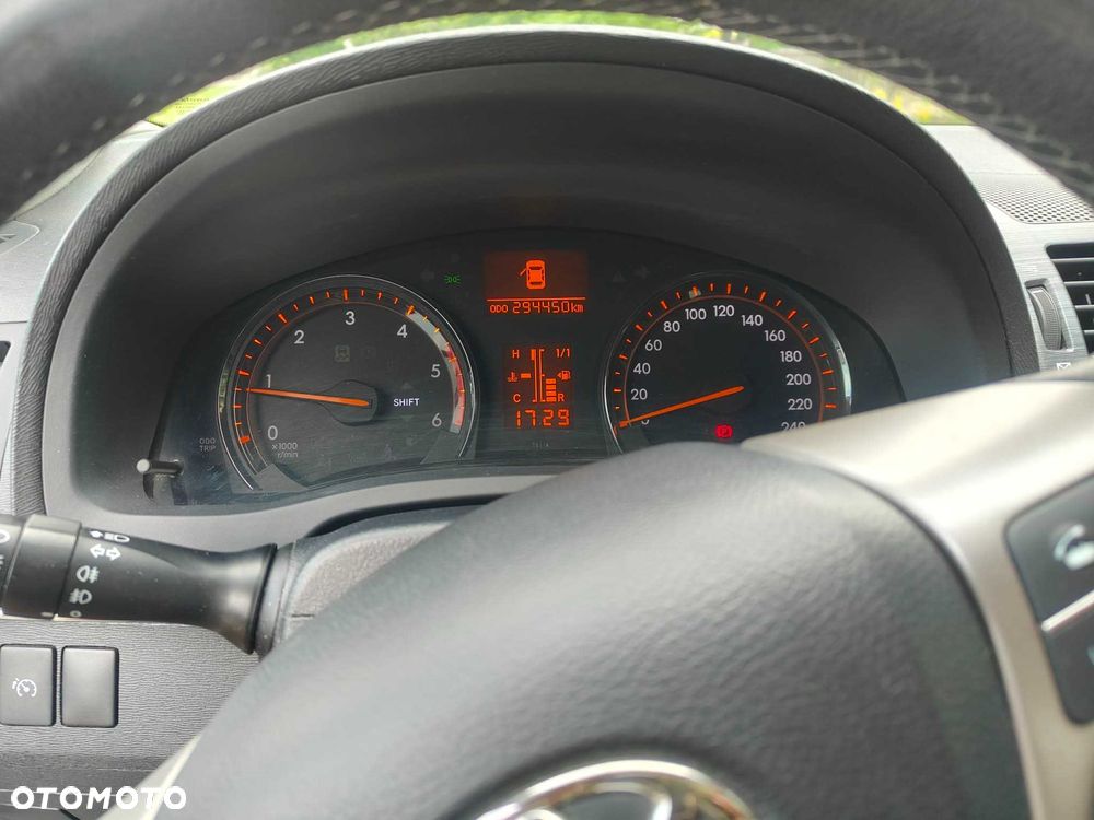 Toyota Avensis - 6