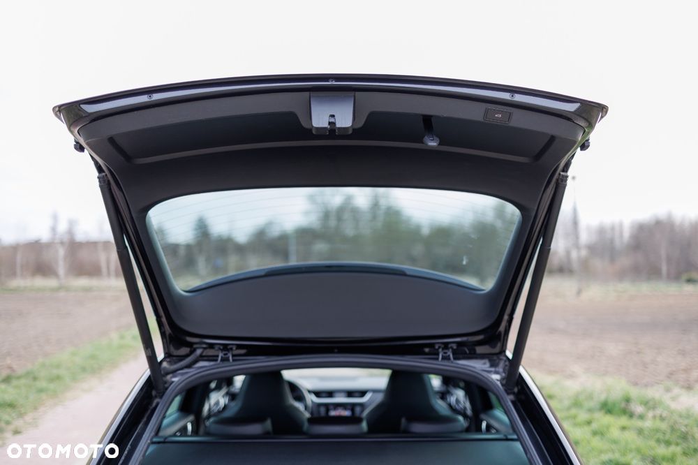 Skoda Octavia 2.0 TDI DSG RS - 23