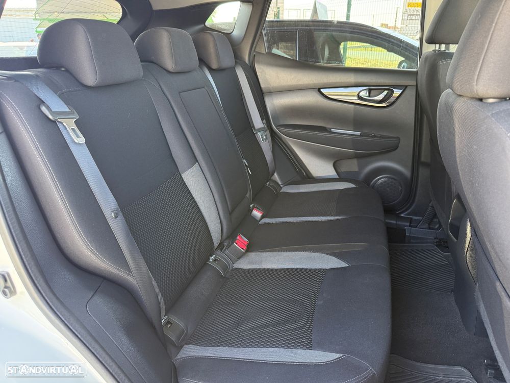 Nissan Qashqai 1.5 dCi N-Connecta Business - 21