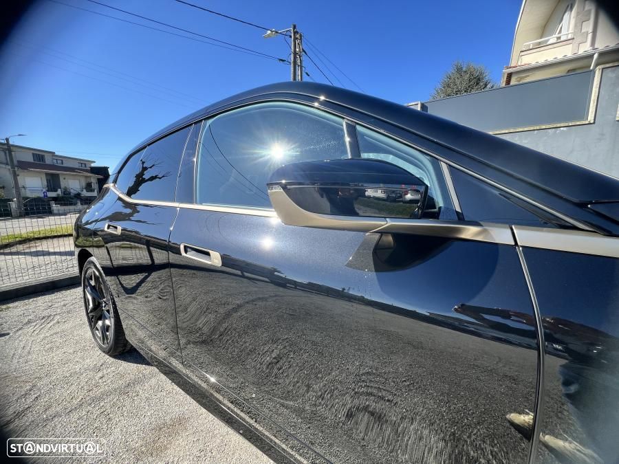 BMW iX xDrive 40 Pack Desportivo - 14