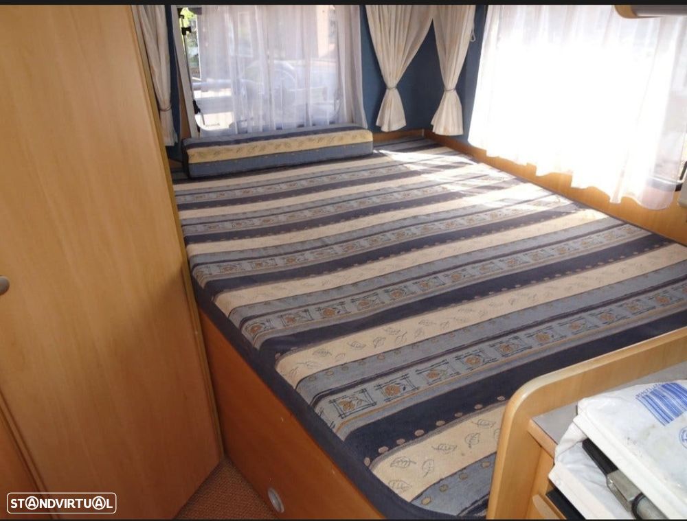 Dethleffs Globetrotter CAMA FRANCESA E COZINHA EM L - 10