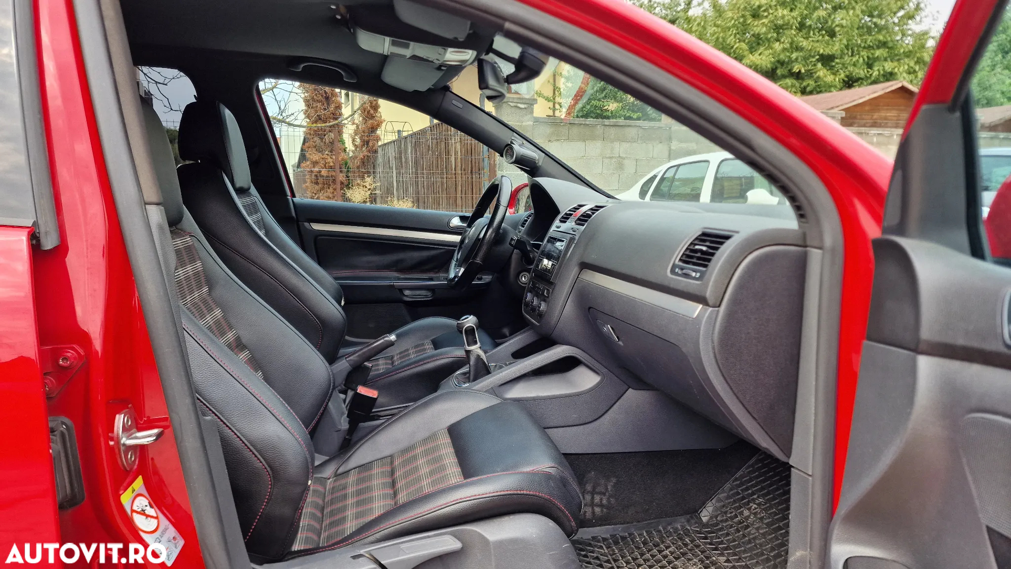Volkswagen Golf 2.0 FSI GTI - 15