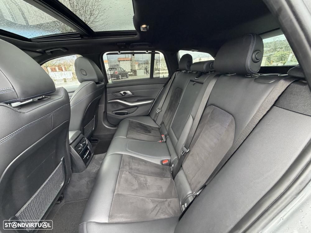 BMW 330 e Pack 50 anos M Auto - 28