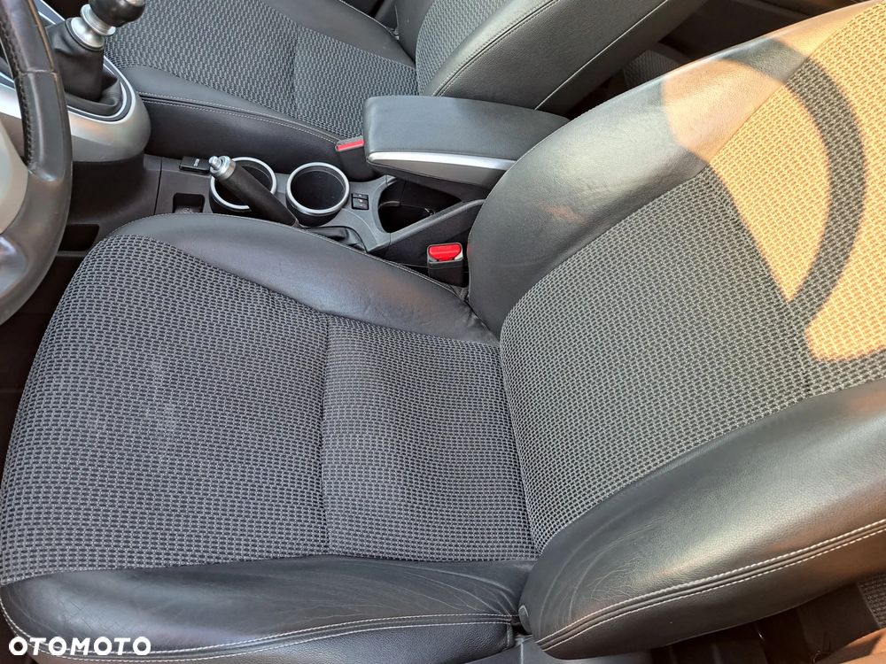 Toyota Verso 1.6 D-4D Prestige - 22