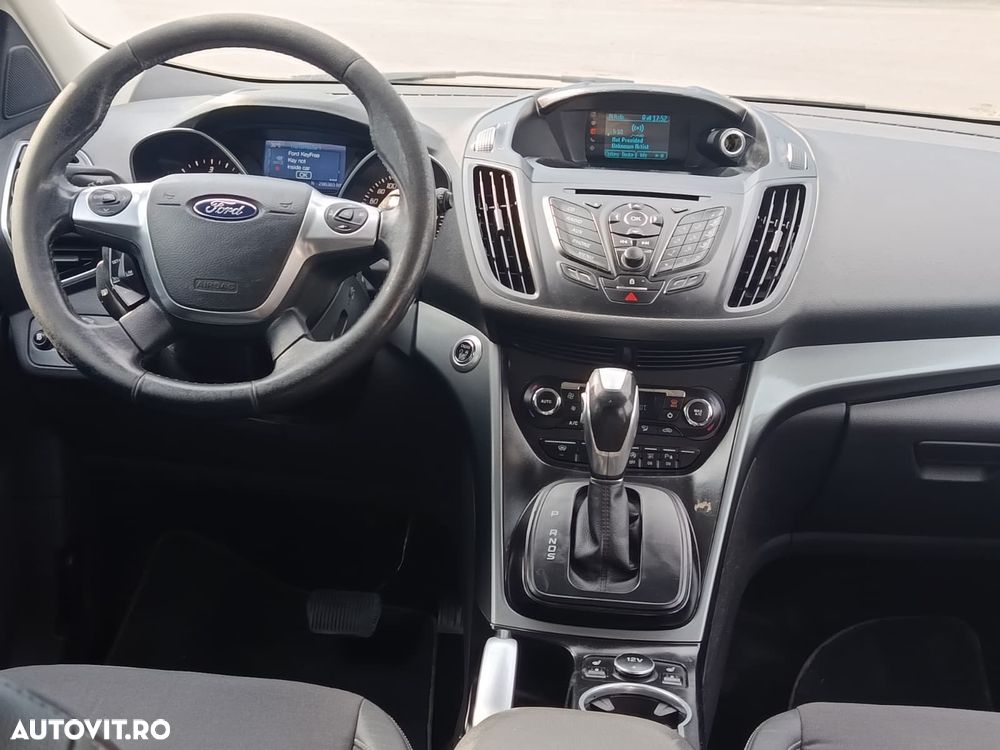 Ford Kuga 2.0 TDCi 4x4 Aut. Titanium - 3