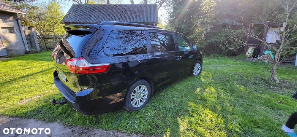 Toyota Sienna 3.5 V6 - 2