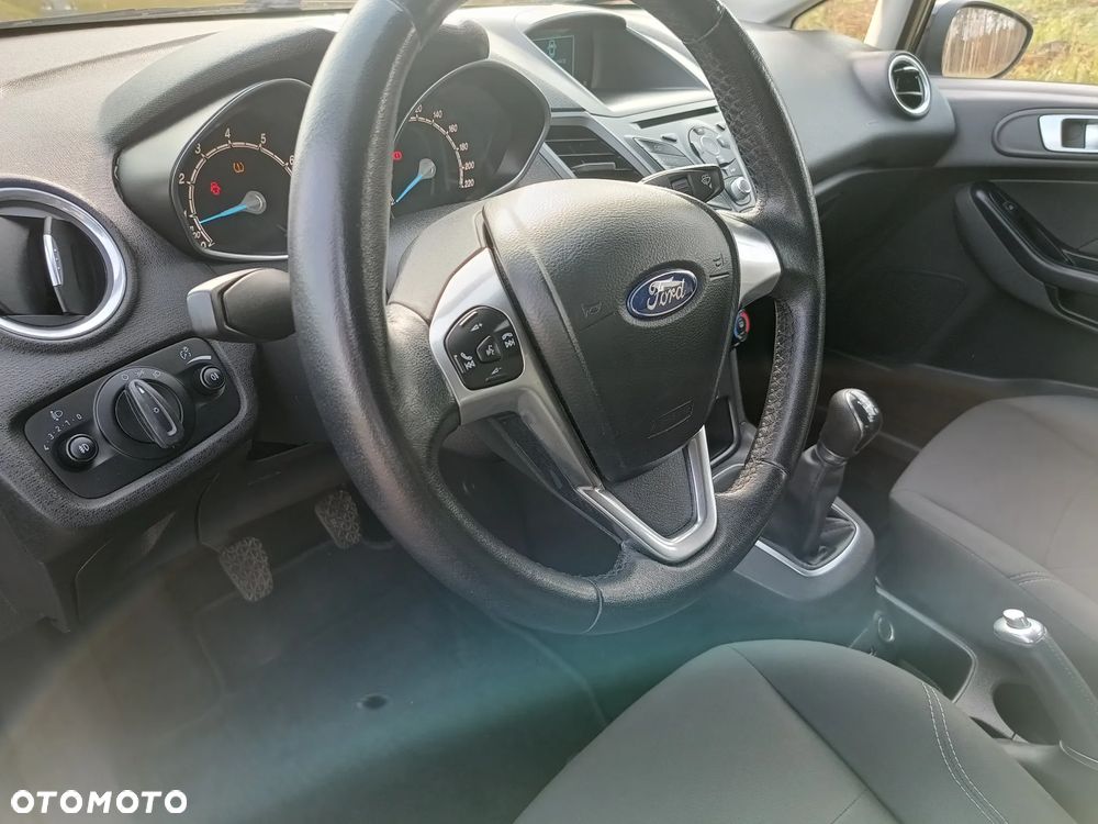 Ford Fiesta - 21