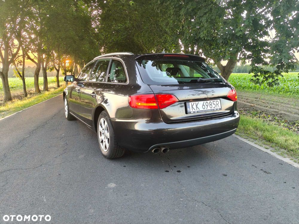 Audi A4 Limousine - 6