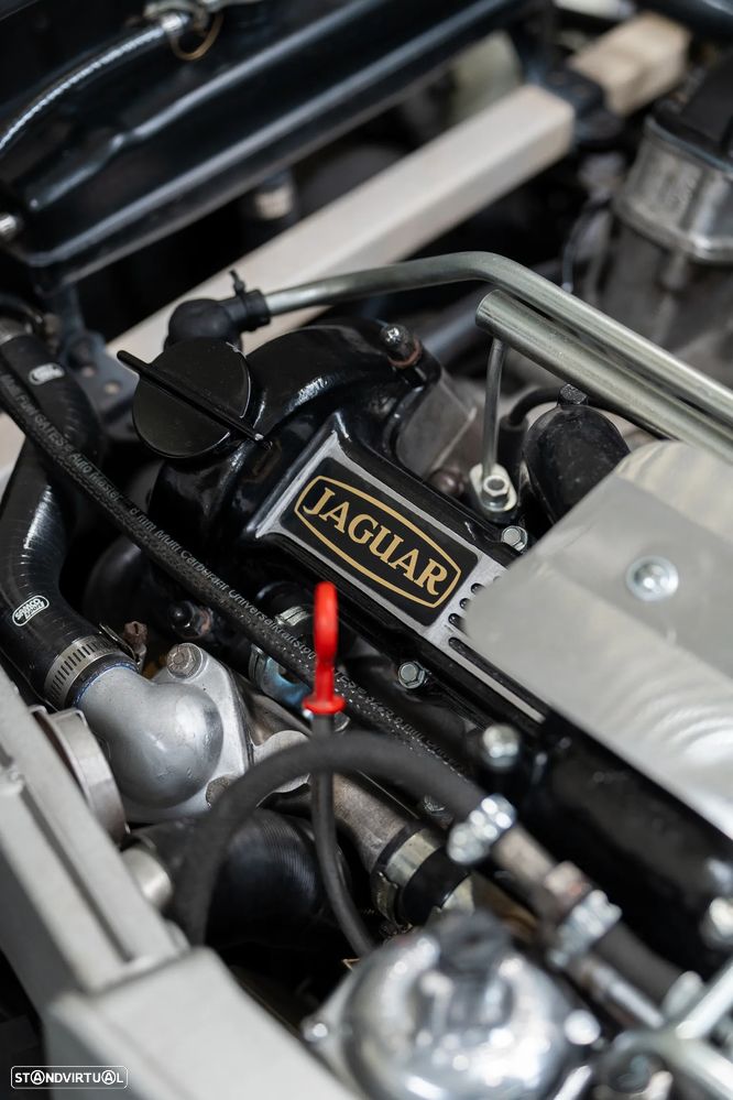 Jaguar E-Type - 8