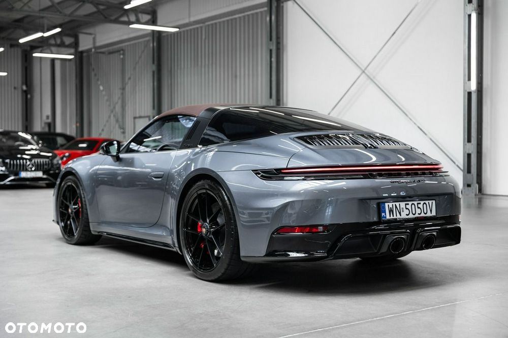 Porsche 911 Targa 4 GTS PDK - 9