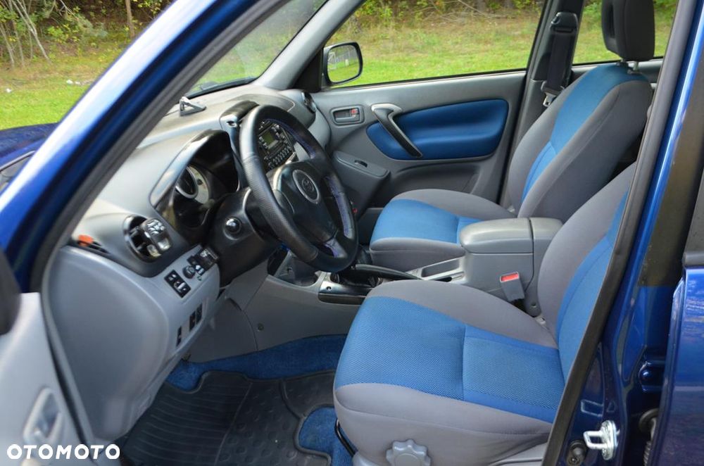 Toyota RAV4 2.0 D-4D 4x4 - 26