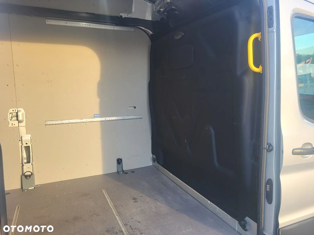 Ford Transit - 27