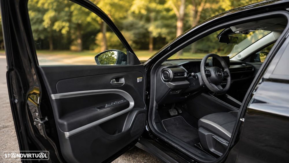 Jeep Avenger 54 kWh Black Edition - 8