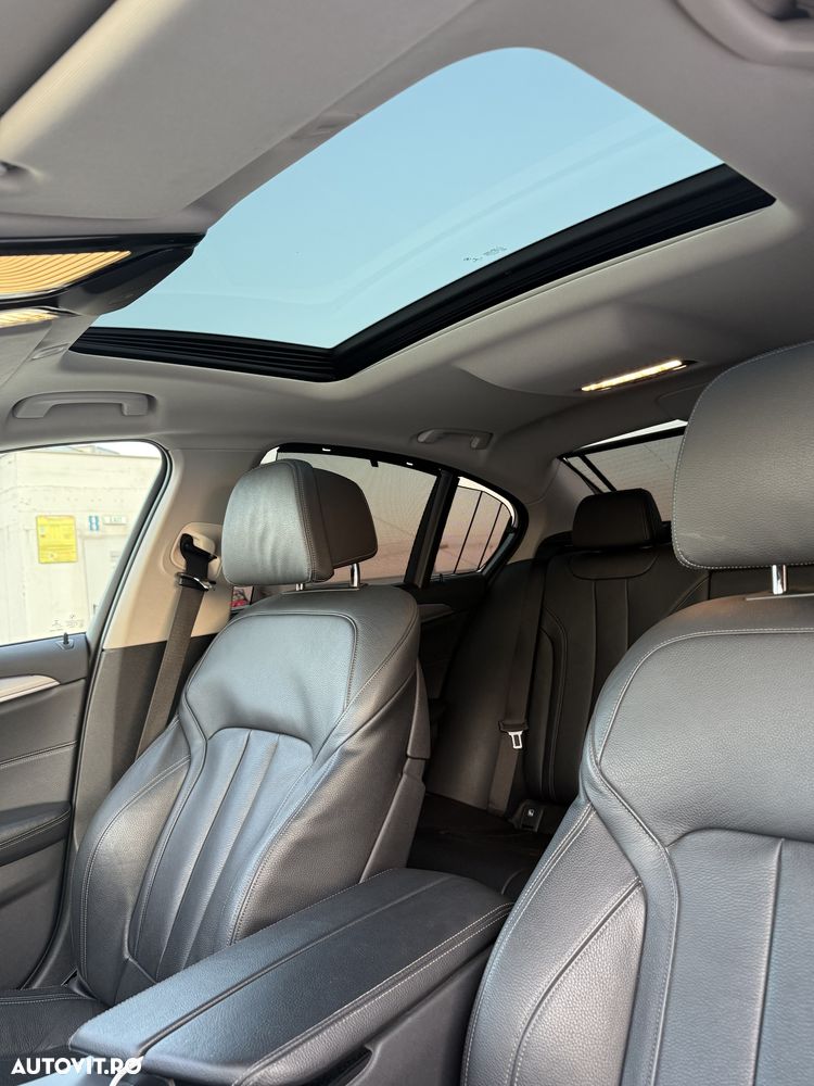 BMW Seria 5 520d AT - 30