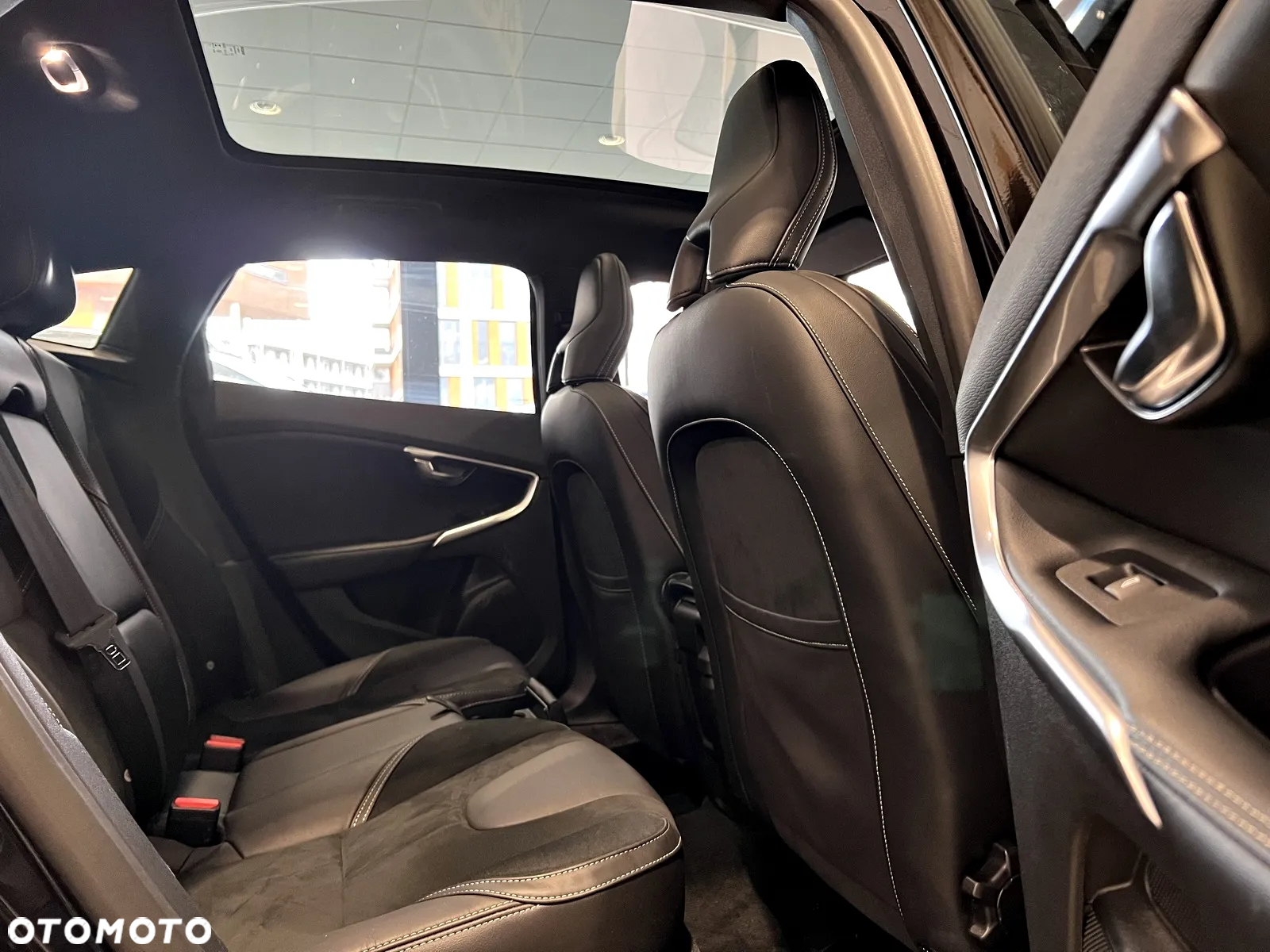 Volvo V40 T3 Geartronic RDesign - 12