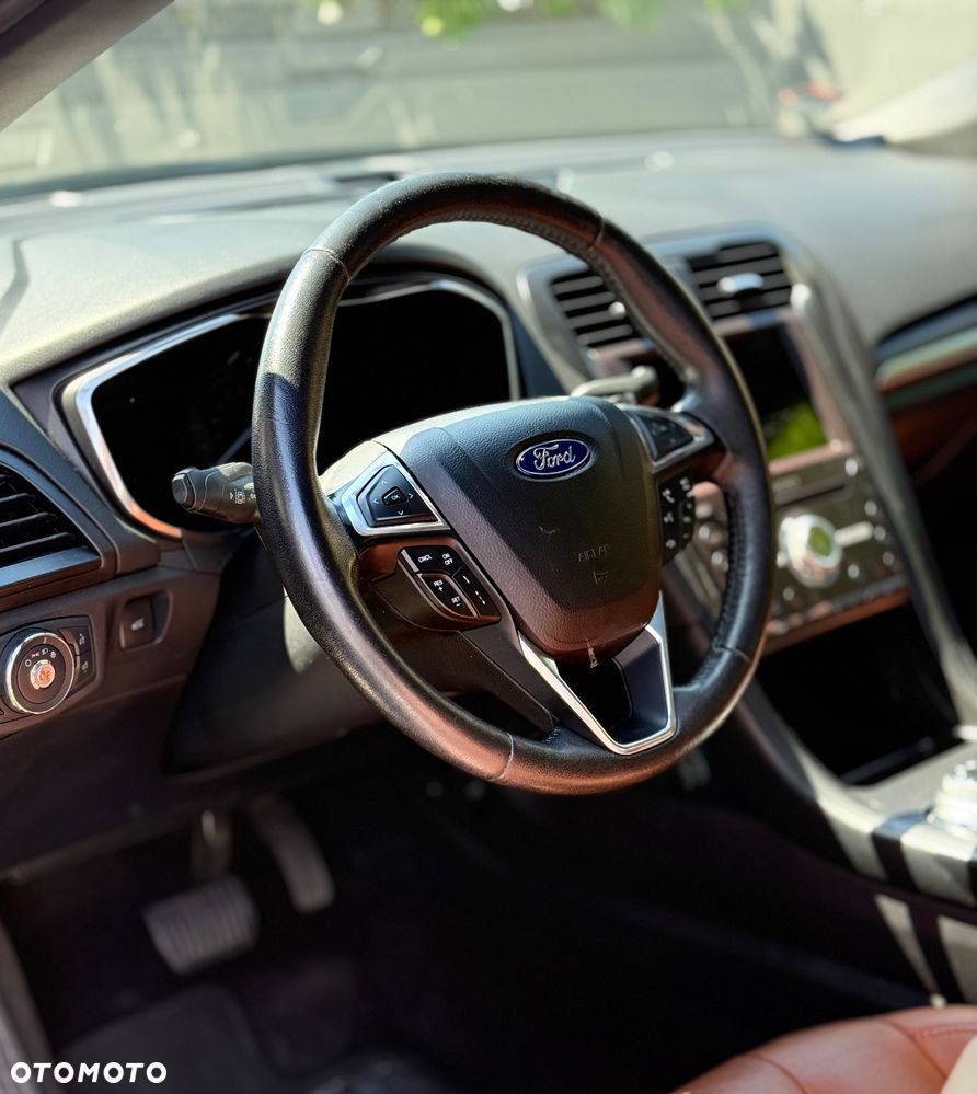 Ford Mondeo 2.0 Hybrid Titanium - 13