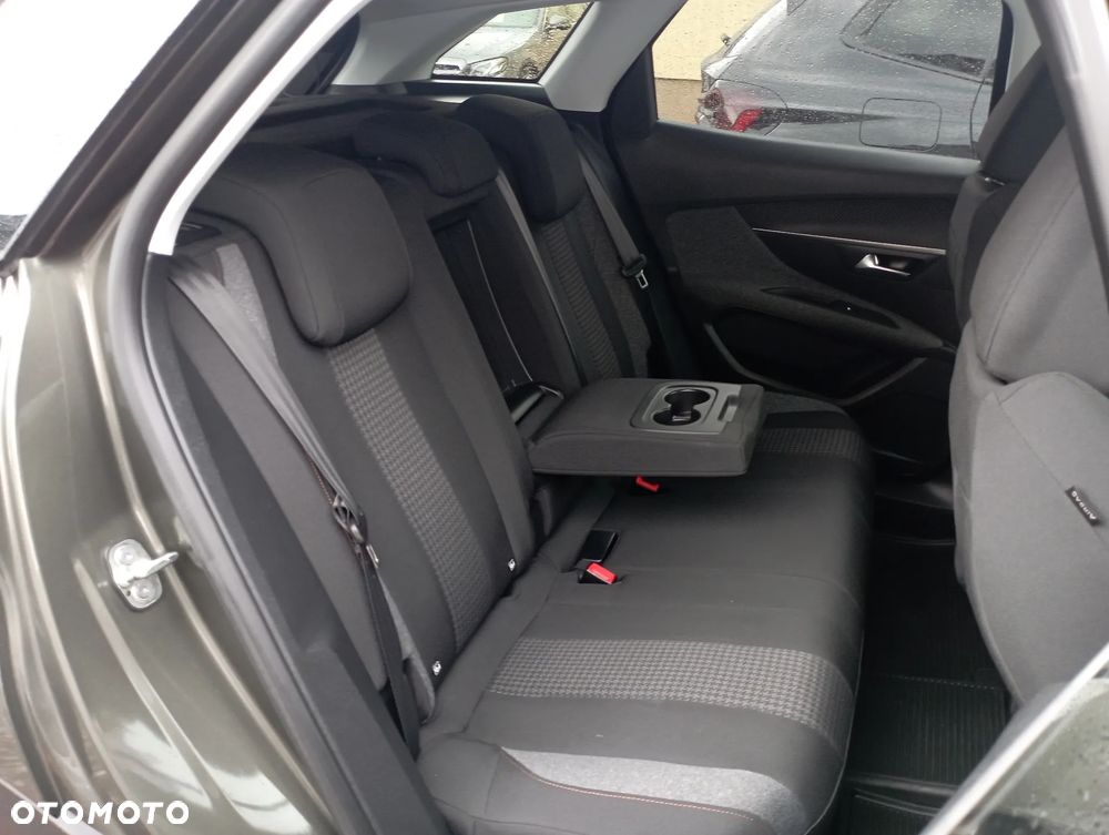 Peugeot 3008 1.2 PureTech Active S&S EAT6 - 10