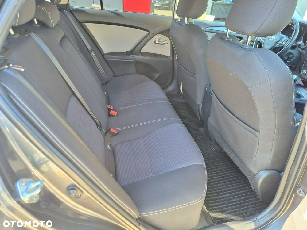 Toyota Avensis 2.0 D-4D Prestige - 24