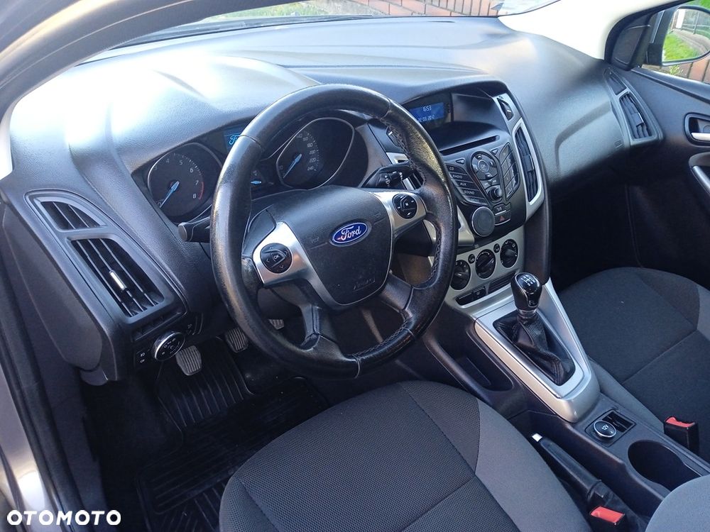 Ford Focus 1.6 Edition - 16