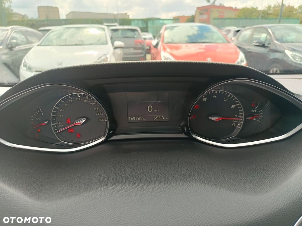 Peugeot 308 1.2 PureTech Allure S&S - 18
