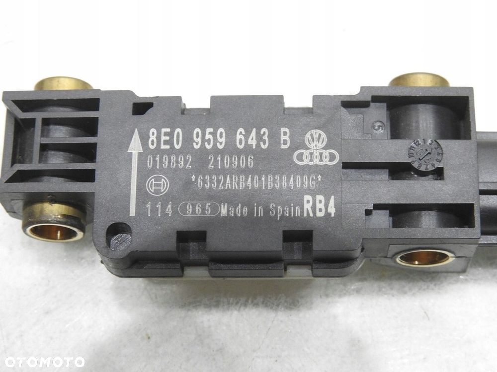 SENSOR UDERZENIOWY AUDI A4 B7 - 9