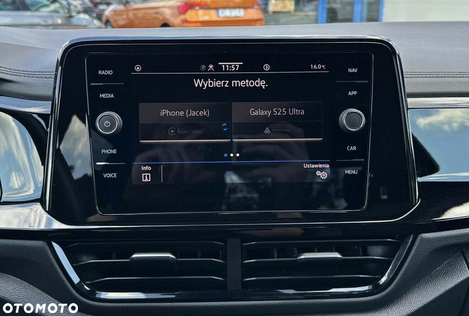 Volkswagen T-Roc - 17