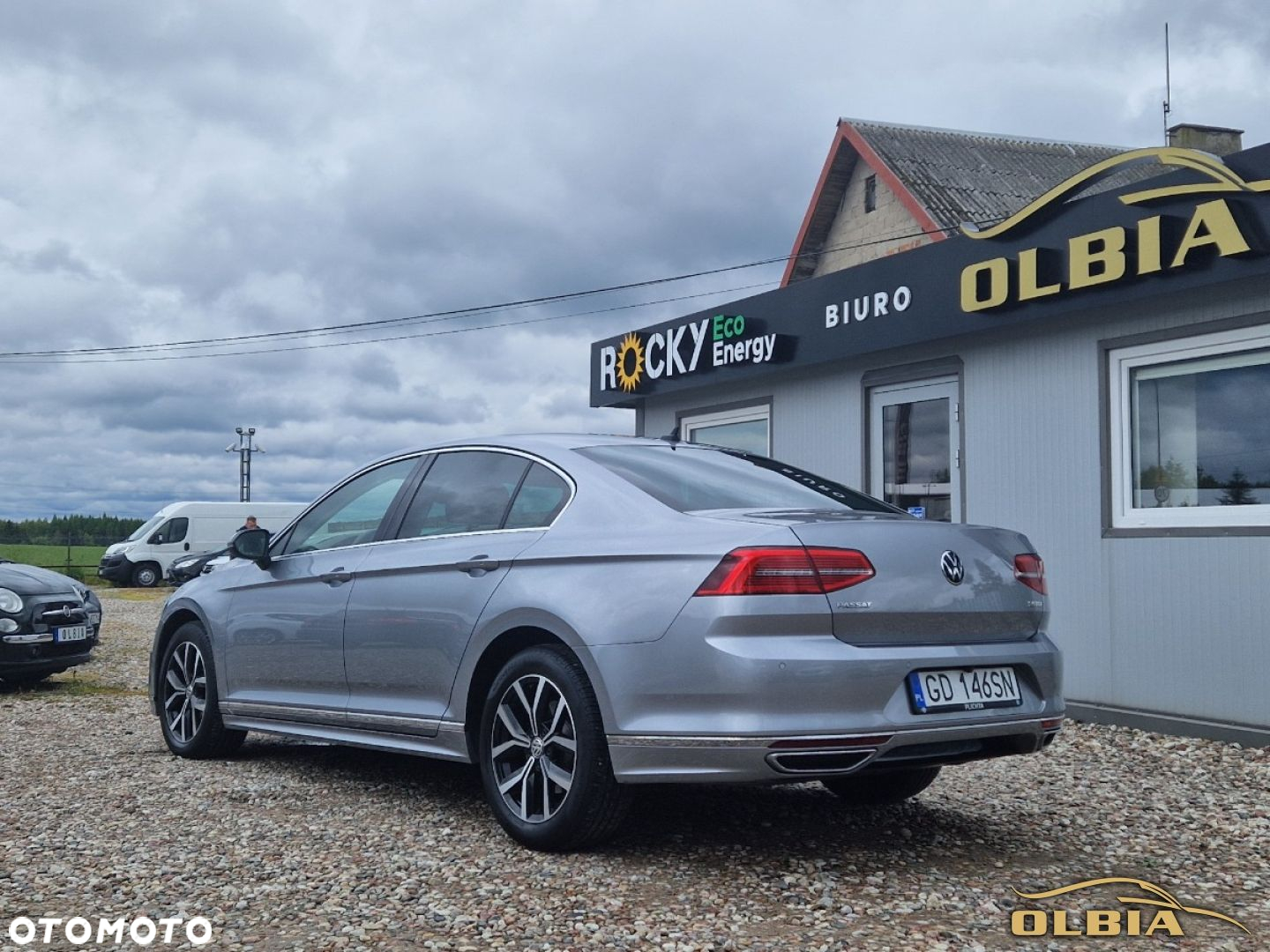Volkswagen Passat - 4