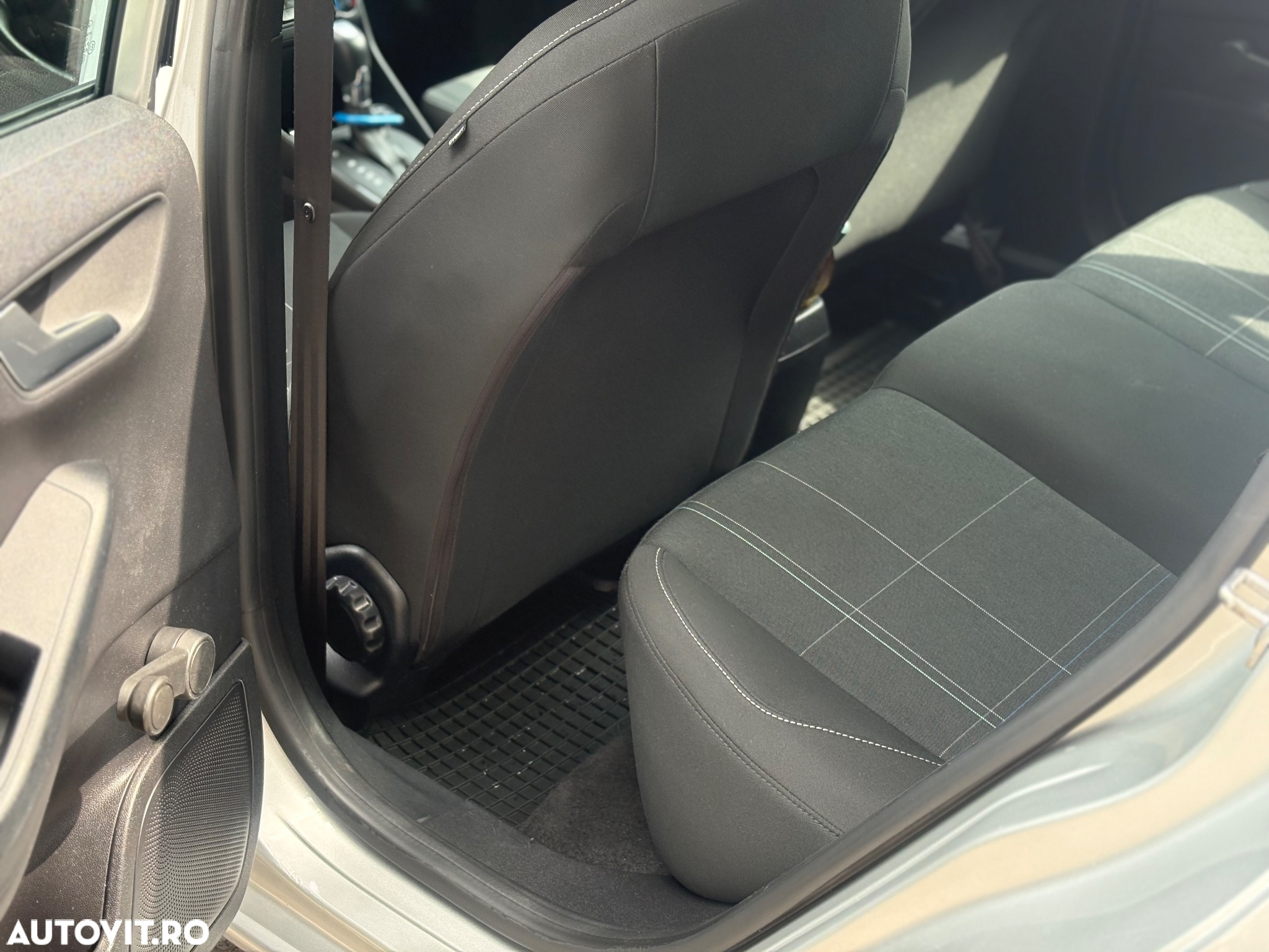 Ford Fiesta 1.0 EcoBoost Powershift Trend - 12