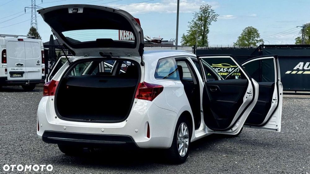 Toyota Auris - 14