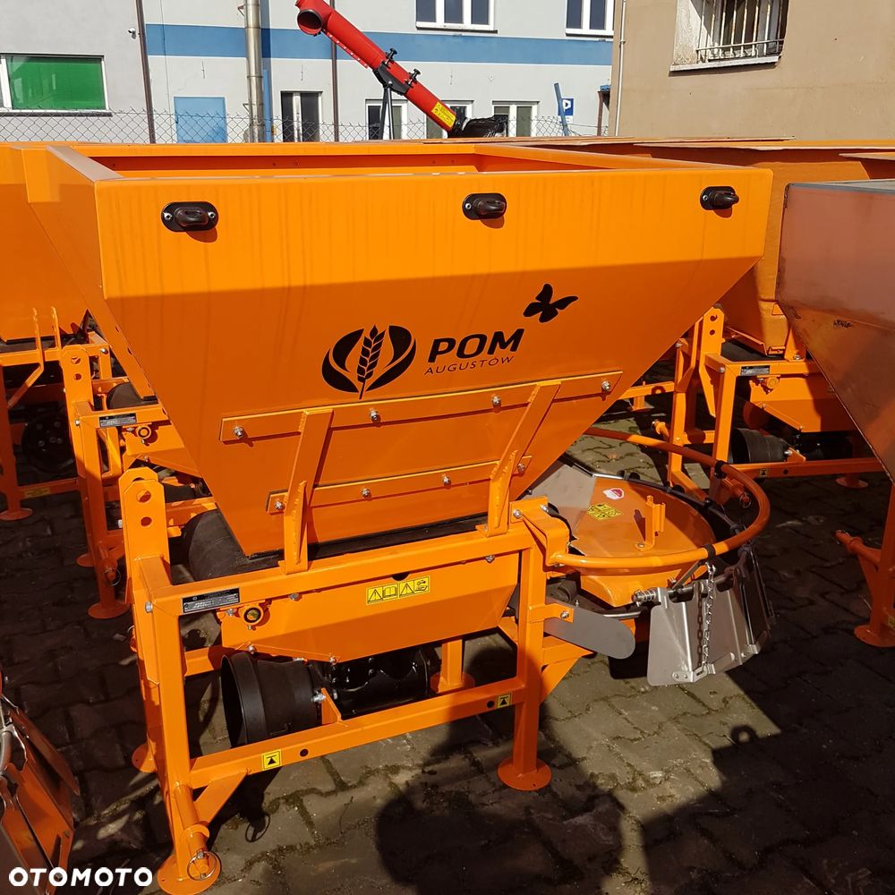 POM Augustów Piaskarka rozsiewacz nawozów MOTYL 400kg, 600kg - 15